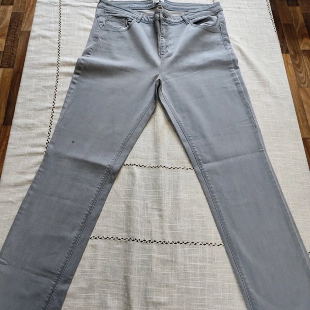 Superbe jean Phildar neuf taille 46 coupe droite